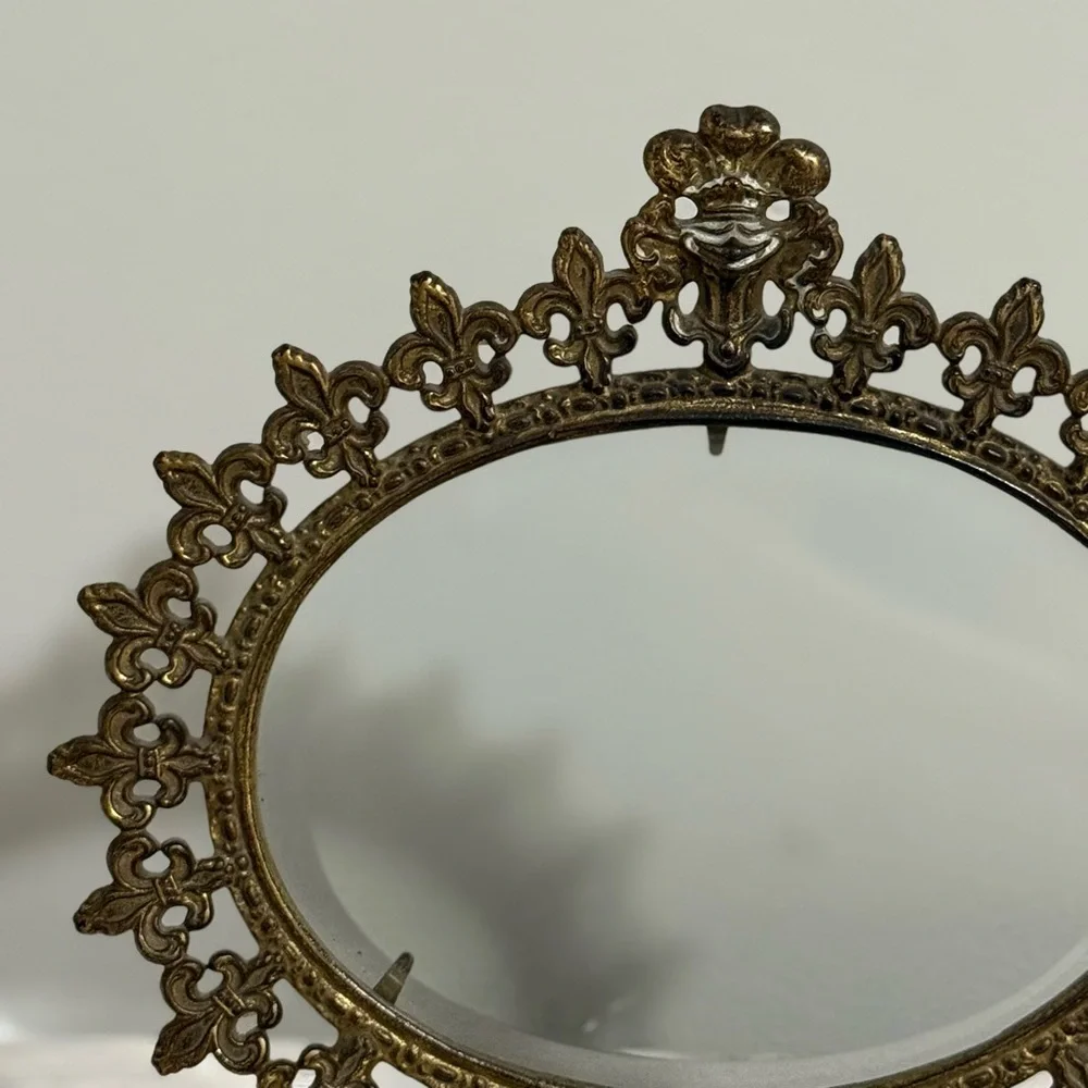 Antique Ornate Oval Picture Frame